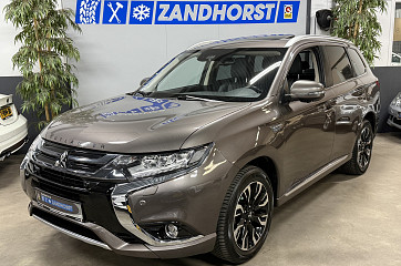 Mitsubishi Outlander 2.0 PHEV Pure // Leer // Camera // Schuifdak