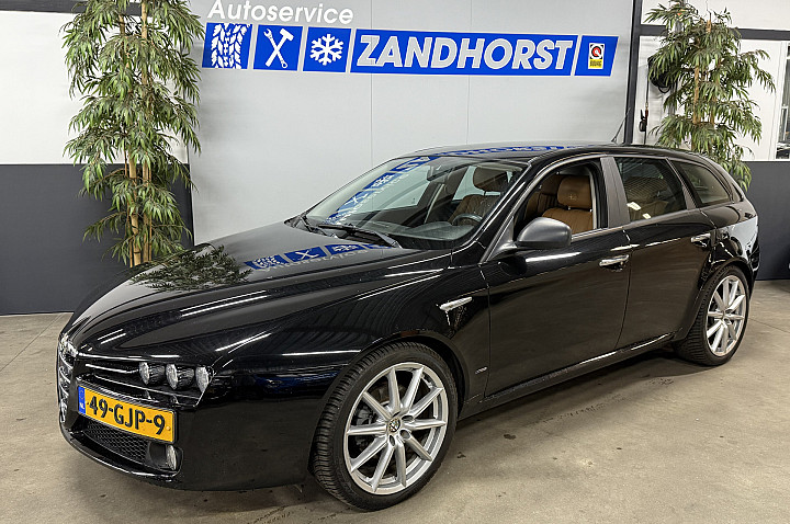 Alfa Romeo 159 Sportwagon 2.2 JTS TI // Leer