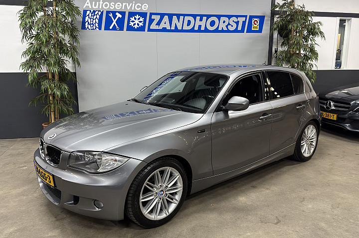 BMW 1 Serie 118i Business Line Sport // Autom. // Sportstoelen