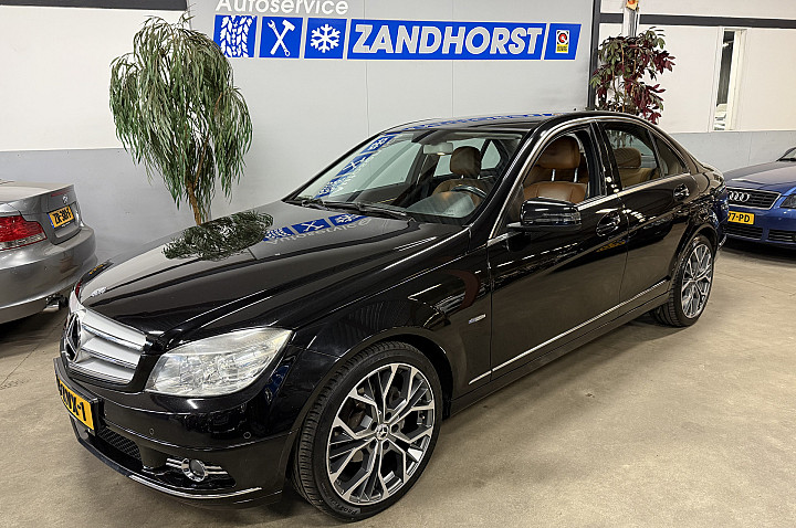 Mercedes-Benz C-Klasse 180 CGI BlueEFF Buss Ed Avantgarde // Autom. // Leer