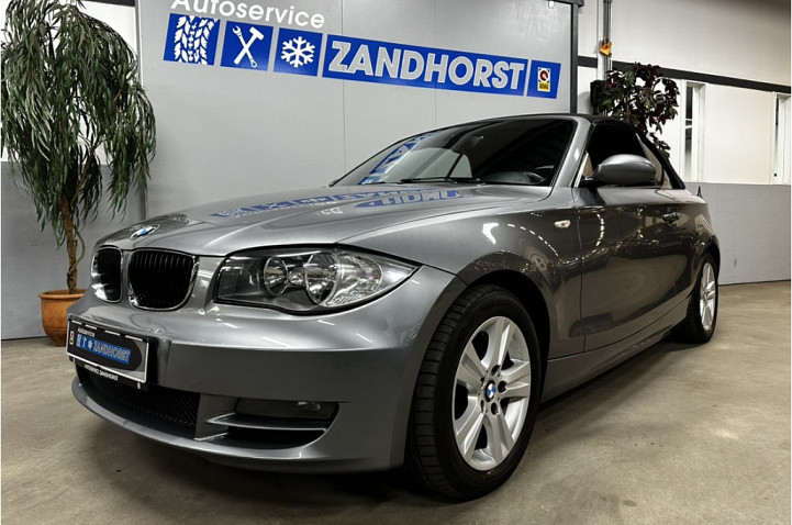 BMW 1 Serie 118i Autom. // Cruise // Ecc // Half Leer // Sportstoelen