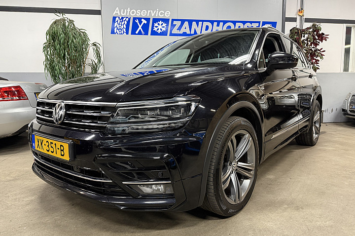 Volkswagen Tiguan 1.4 TSI ACT Highline Business R exterieur // 19 inch // virtual dash