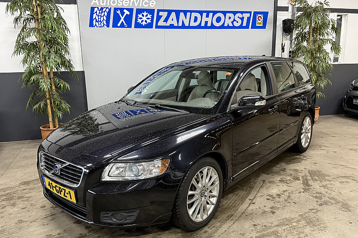 Volvo V50 2.0D Momentum // Autom // Leer // Xenon