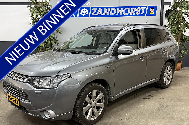 Mitsubishi Outlander 2.0 PHEV instyle // Leer // Schuifdak // Xenon