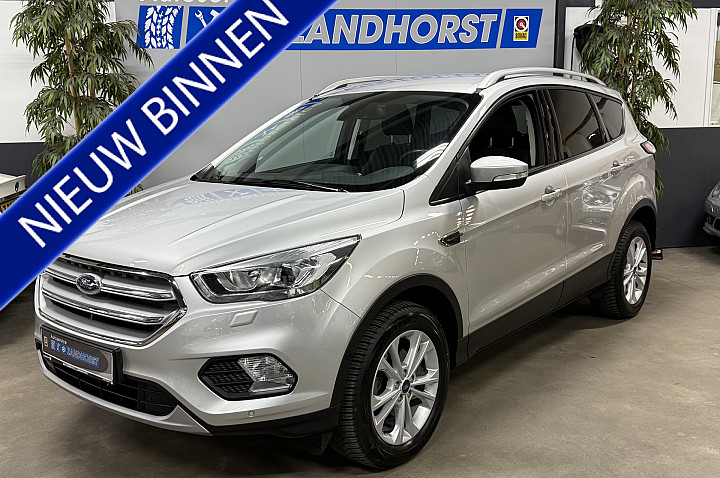Ford Kuga 1.5 EcoBoost Titanium // Keyless // Carplay // trekhaak weklapbaar
