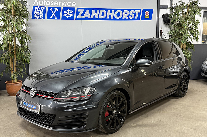 Volkswagen Golf 2.0 TSI GTI Performance // Panodak // carplay // trekhaak